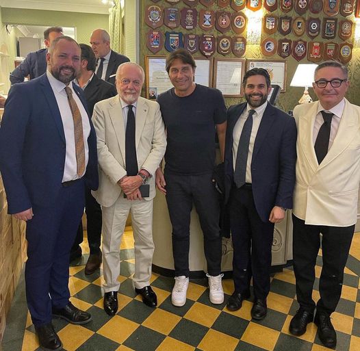 Antonio Conte and Napoli president Aurelio de Laurentiis at dinner last night.