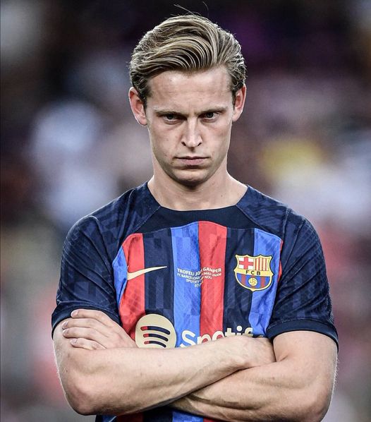 Manchester United have no plans to move for Barcelona midfielder Frenkie de Jong and are pursuing other options.