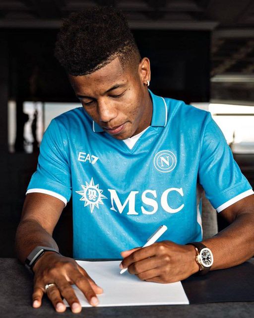 𝗗𝗘𝗔𝗟 𝗗𝗢𝗡𝗘: Napoli have signed David Neres from Benfica for around €30M. Long-term contract.