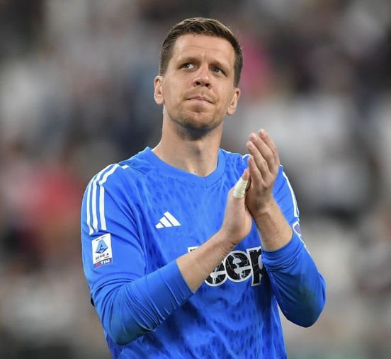 Barcelona have opened talks with Wojciech Szczęsny about potentially coming out of retirement.