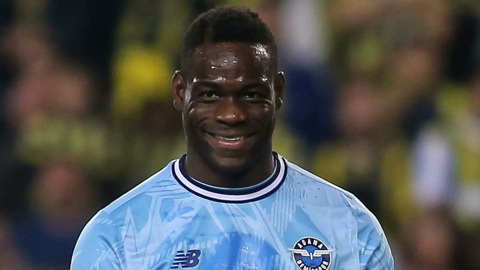 Mario Balotelli is close to a Serie A return with Genoa after spending the last four months as a free agent.